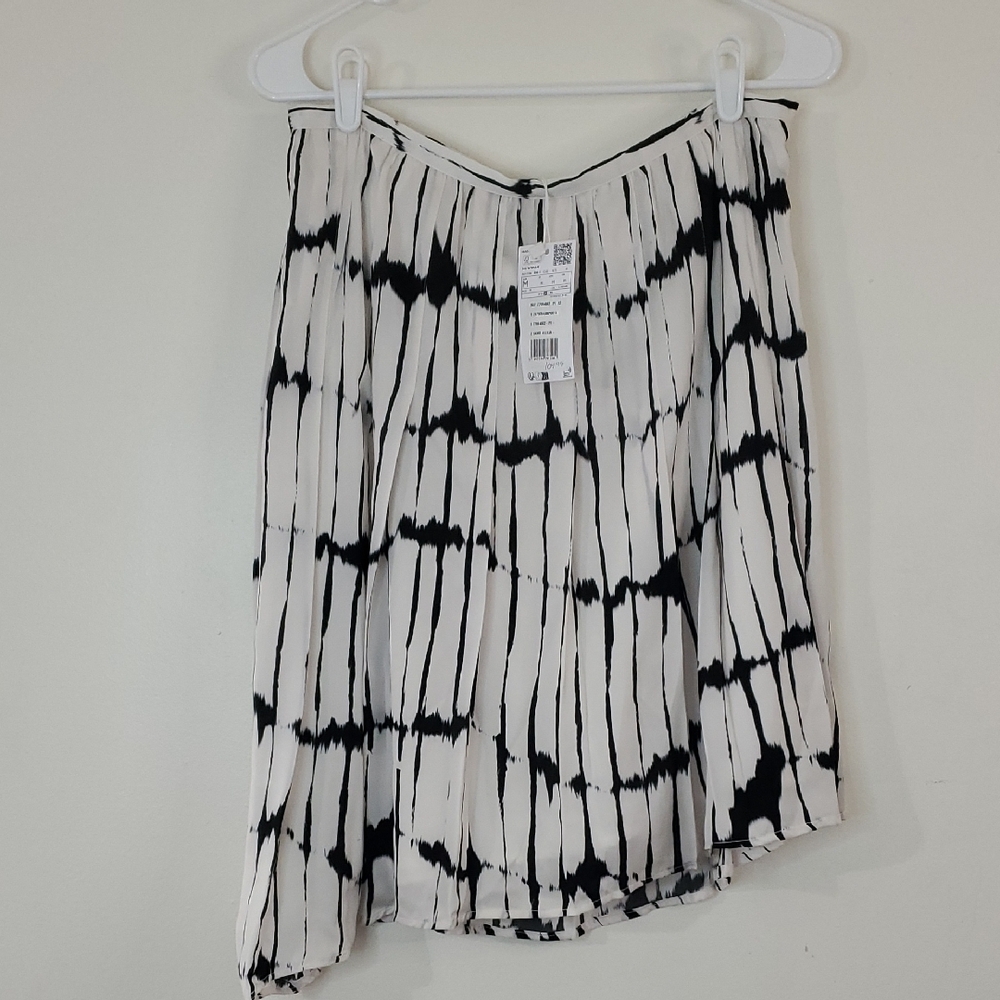 NWT Mango Alexia Skirt Size M White Black Asymmetrical Hem Lagenlook Artsy Boho